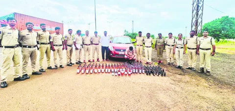గోవా మద్యం బాటిళ్ల స్వాధీనం 