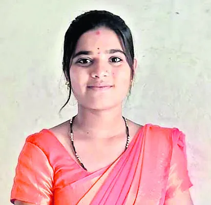 సంతానం లేదని  మహిళ ఆత్మహత్య 
