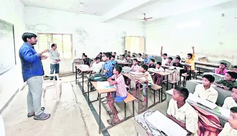 కళలపై మక్కువ పెంపొందించాలి 