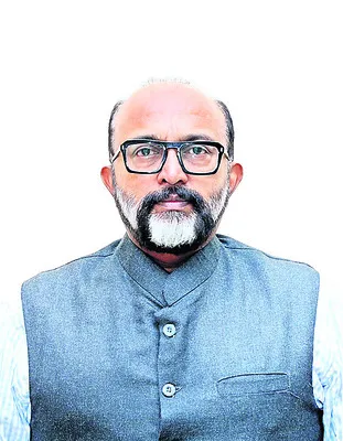 పొగ కమ్మి 8 మందికి అస్వస్థత 
