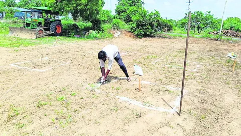 ఇందిరమ్మకు బలం లేదని..