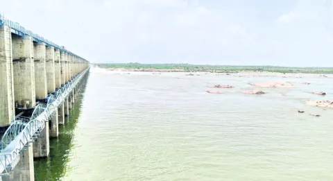 జూరాలకు తగ్గిన వరద 