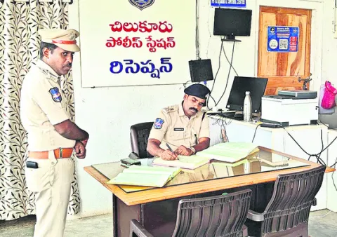 బాధితుల ఫిర్యాదులపై వేగంగా స్పందించాలి
