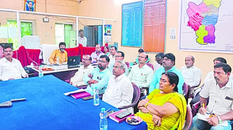 బాధ్యతగా విధులు నిర్వహించాలి 