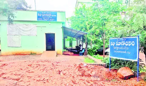 డీటీఓ కార్యాలయంలో ఏజెంట్ల దందా..?