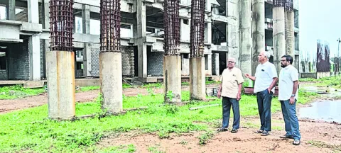 వైద్యం ప్రైవేటీకరణే కూటమి లక్ష్యం 