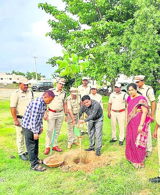 రోడ్డు భద్రతపై అవగాహన కల్పించాలి 