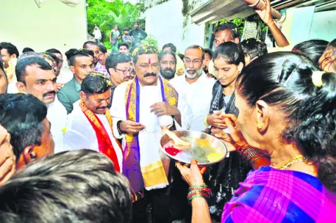 ‘సుపరిపాలనలో తొలిఅడుగు’ బహిష్కరణ