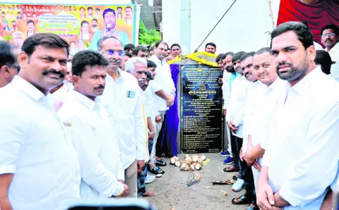 వివాదాస్పద భూమి ఎన్‌ఓసీ అందించండి 