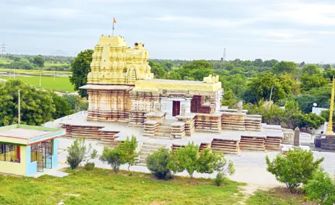 Do you know about pillalamarri brahma vishnu kesava temples