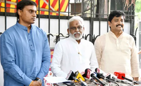 YSRCP Leaders Meets Election Commission At Delhi2