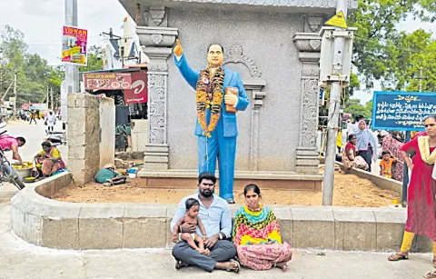 TDP mob attacks YSRCP Dalit leader and his wife