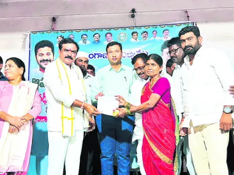 అర్హులందరికీ రేషన్‌కార్డులు
