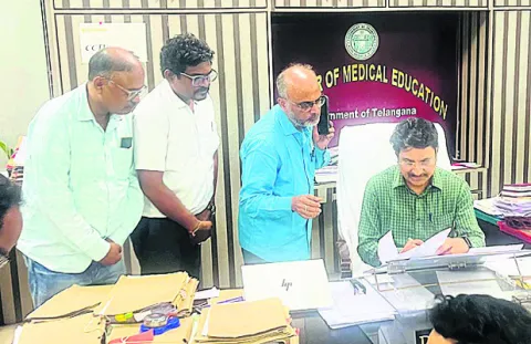 వైద్యశాఖ డైరెక్టర్‌కు వినతి 