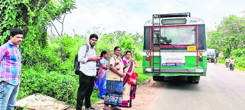 10న జిల్లా స్థాయి యోగాసన పోటీలు 