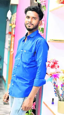 ఉరేసుకుని    యువకుడి బలవన్మరణం