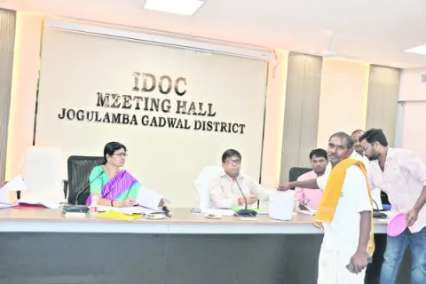 లక్కీడిప్‌ ద్వారా విద్యార్థుల ఎంపిక 
