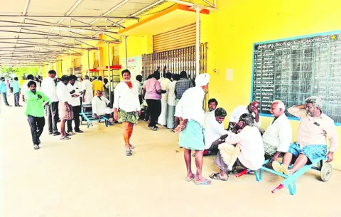 ఒక్క రోజే 1,001 బేళ్ల తిరస్కరణ 