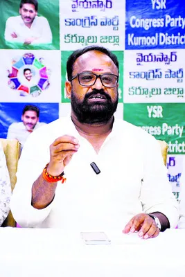 బీసీ విద్యార్థులపై చిన్నచూపు 