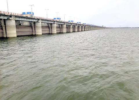 12 టీఎంసీలకు చేరువలో ఎల్లంపల్లి ప్రాజెక్ట్‌
