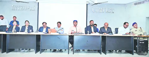 పారదర్శకతతో పనిచేయాలి