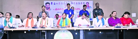 సమష్టి కృషితో జిల్లా అభివృద్ధి