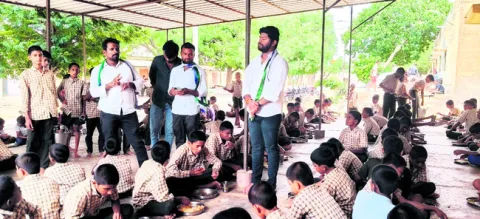 విద్యార్థుల సంక్షేమాన్ని విస్మరిస్తే గుణపాఠం తప్పదు 