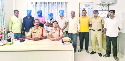 సైబర్‌ నేరగాళ్ల ముఠా అరెస్ట్‌