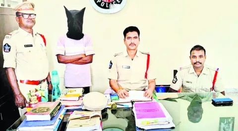 34 కిలోల గంజాయితో వ్యక్తి అరెస్టు 