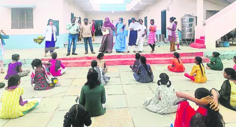 వ్యక్తిగత, పరిసరాల పరిశుభ్రత తప్పనిసరి 