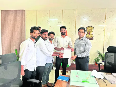 హాస్టళ్లలో సమస్యలు పరిష్కరించండి
