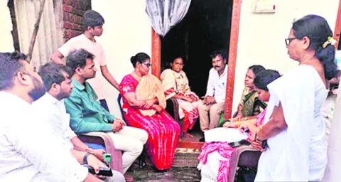 చీమలపాడులో జ్వరాలపై ఇంటింటి సర్వే 