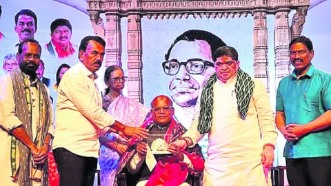 మొదట ఎక్కిరించిన్రు 