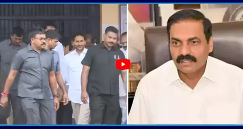 YS Jagan Meets Kakani Govardhan Reddy In Nellore Jail 1