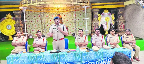 సైబర్‌ నేరాల కట్టడికి బ్యాంకర్లు సహకరించాలి 