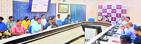 ఏఐతో రైల్వే డివిజన్‌ అభివృద్ధికి కృషి 