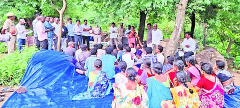 కొండ దిగి వస్తే సౌకర్యాలు కల్పిస్తాం