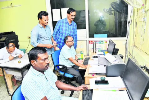 ఉపాధ్యాయులకు పదోన్నతులు