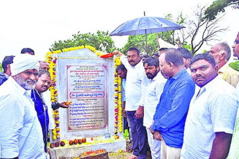 ప్రజాసమస్యల పరిష్కారానికి పెద్దపీట