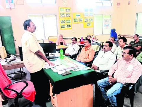 ప్రభుత్వ కళాశాలలో బయోమెట్రిక్‌ అటెండెన్స్‌ 