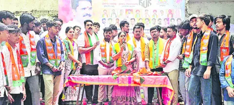స్థానిక ఎన్నికల్లో సత్తా చాటాలి