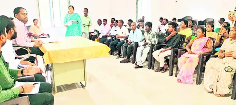 ‘ఇందిరమ్మ’ నిర్మాణాలు త్వరగా ప్రారంభించాలి