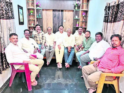 అవినీతి తిమింగలం గోవిందరాజులు 
