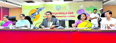 కౌలు రైతులకు సత్వరమే పంట రుణాలు 