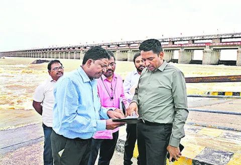 వరదపై వదంతులు నమ్మొద్దు 