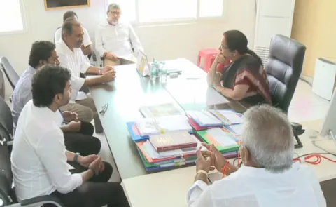 YSRCP Leaders Meet Election Commissioner Neelam Sahni