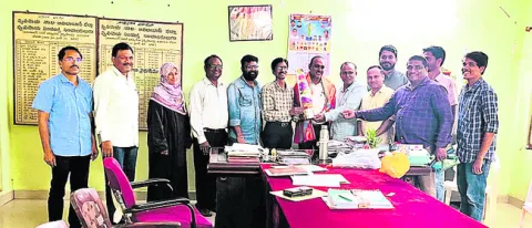 విధుల్లో చేరిన ఏడీఏలకు సన్మానం