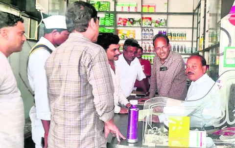 నిషేధిత విత్తనాలు,  ఎరువులు అమ్మొద్దు
