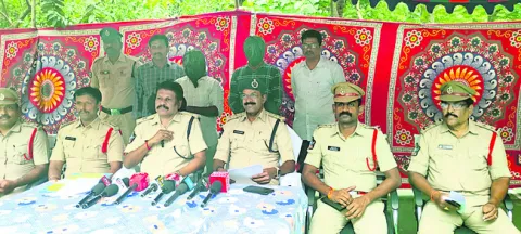 ఆటో, బ్యాటరీల దొంగల అరెస్ట్‌ 