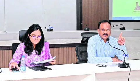 నిర్దేశిత లక్ష్యాల సాధనకు కృషి 